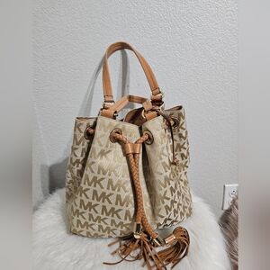 Michael Kors Bucket Bag